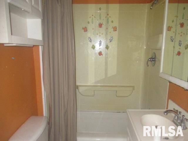 310 Blossom ST, Carterville, IL 62918