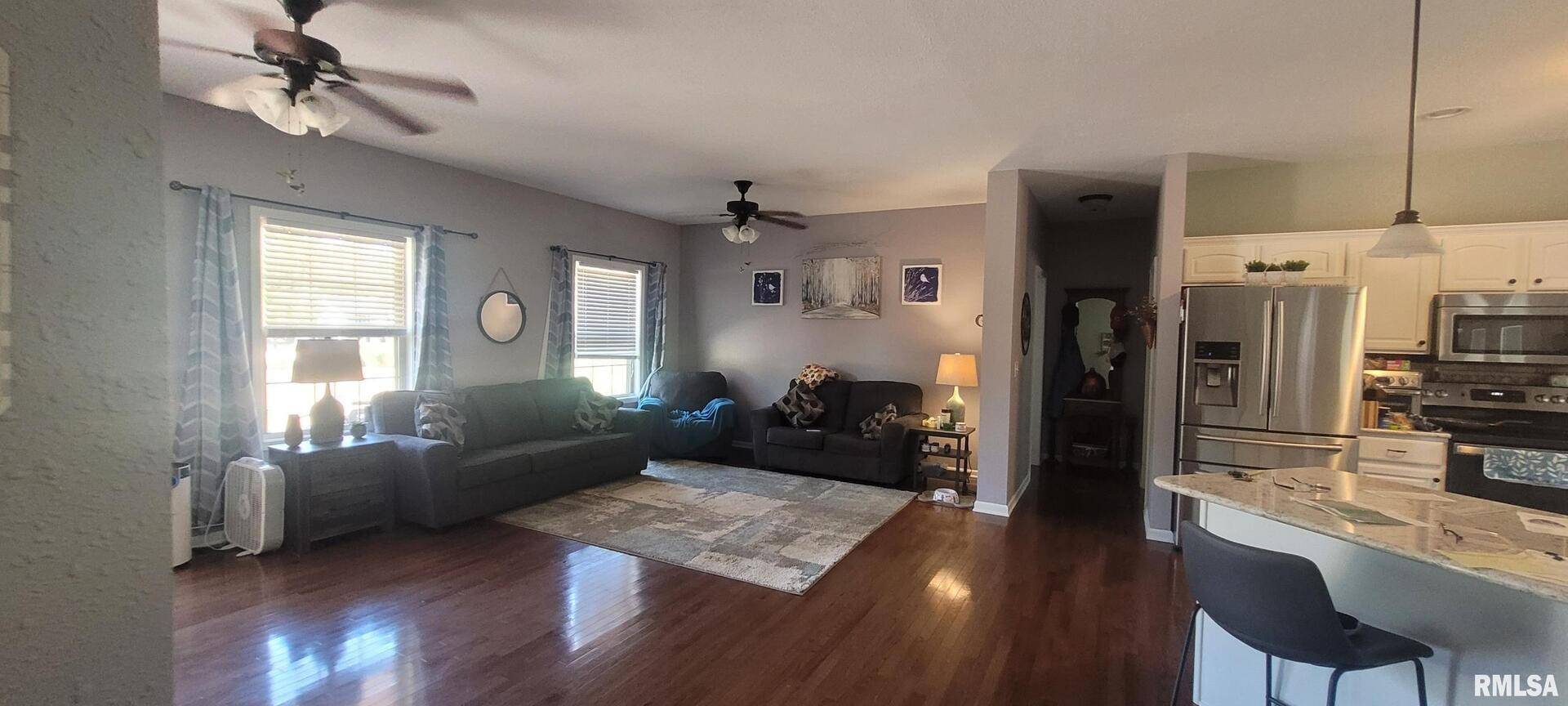 1670 WOODS LN, Centralia, IL 62801