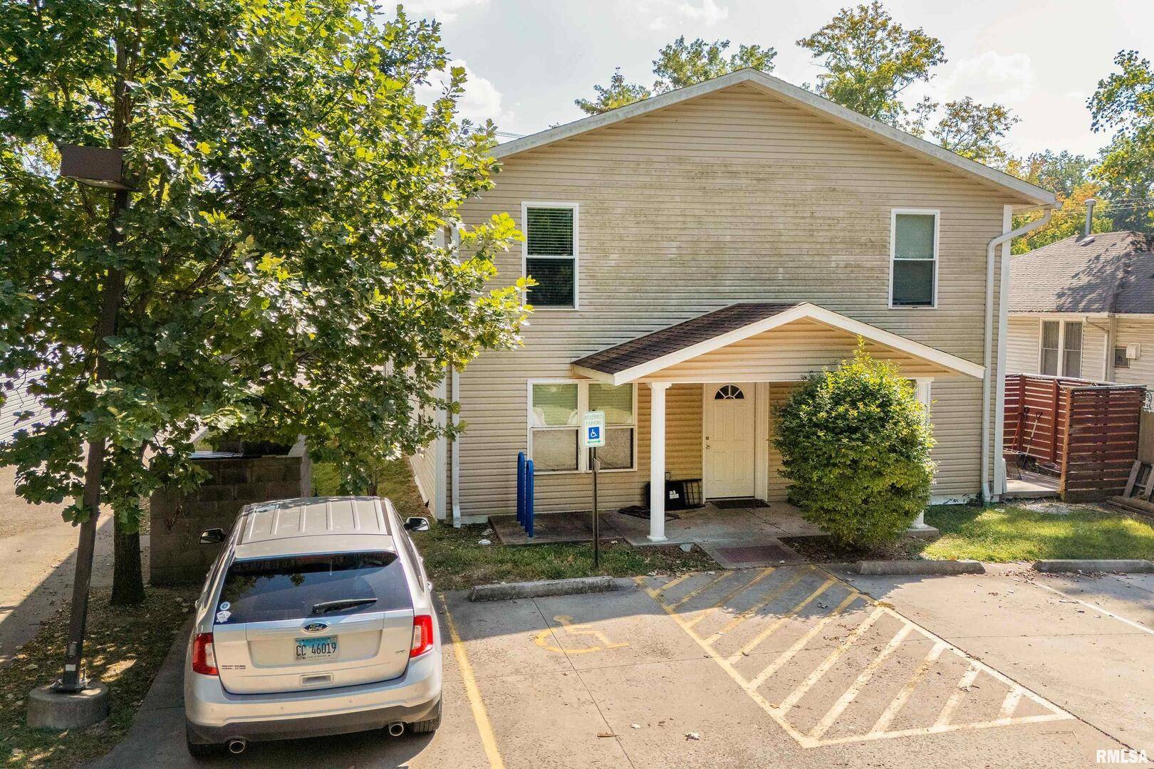 902 W MILL ST #904,906,908, Carbondale, IL 62901