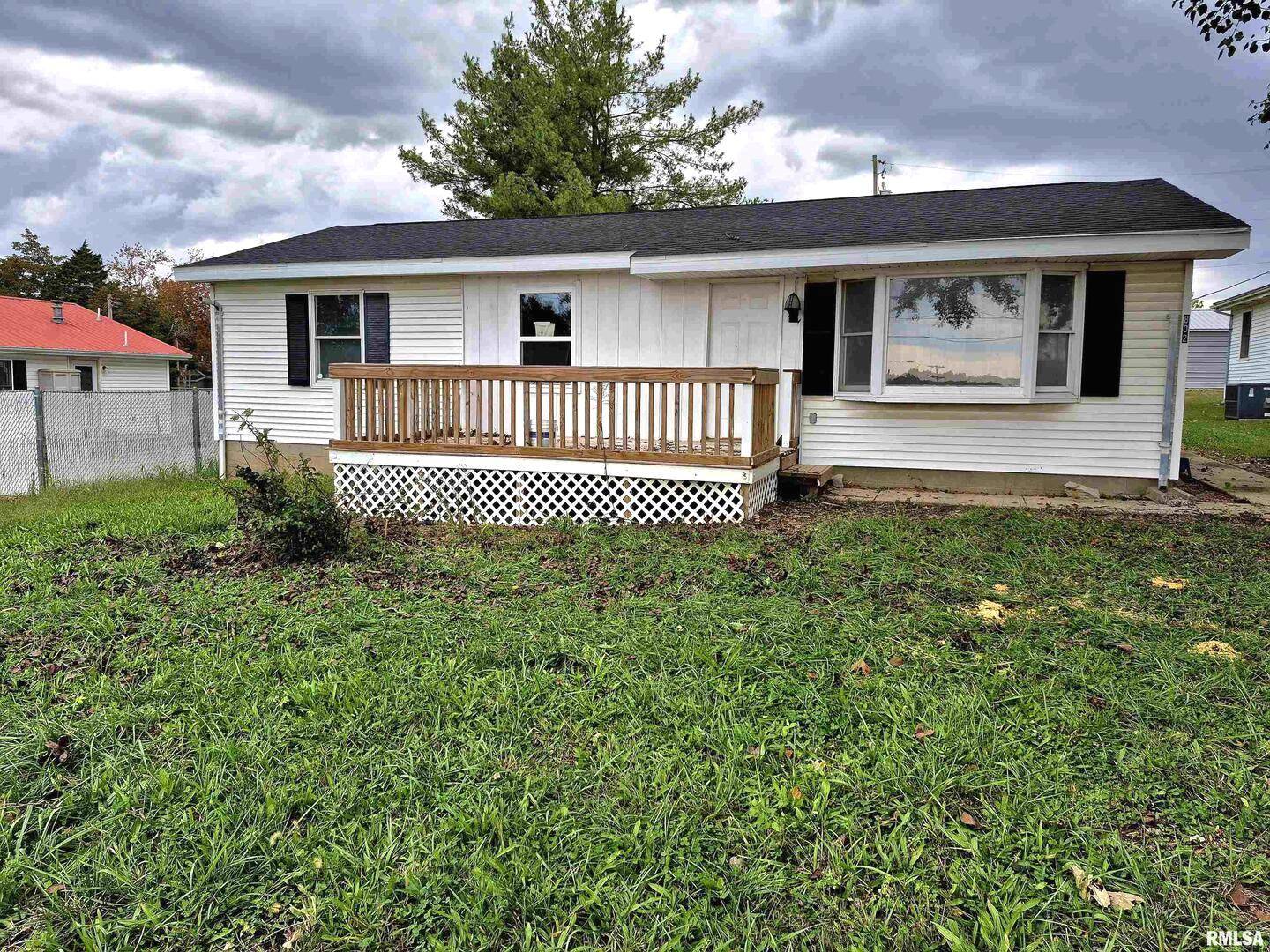 802 Dillard ST, Eldorado, IL 62930