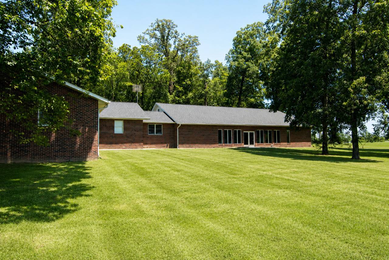 2479 NEW ERA RD, Murphysboro, IL 62966
