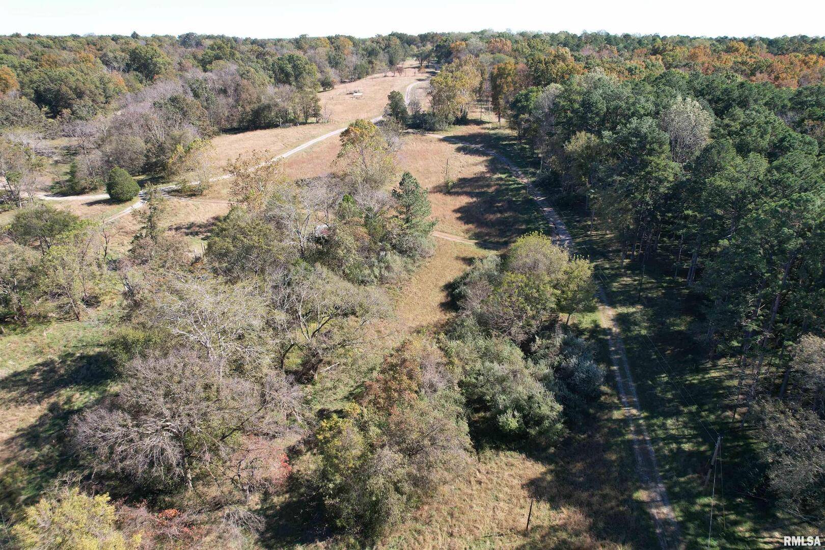 000 Lusk RD, Golconda, IL 62938