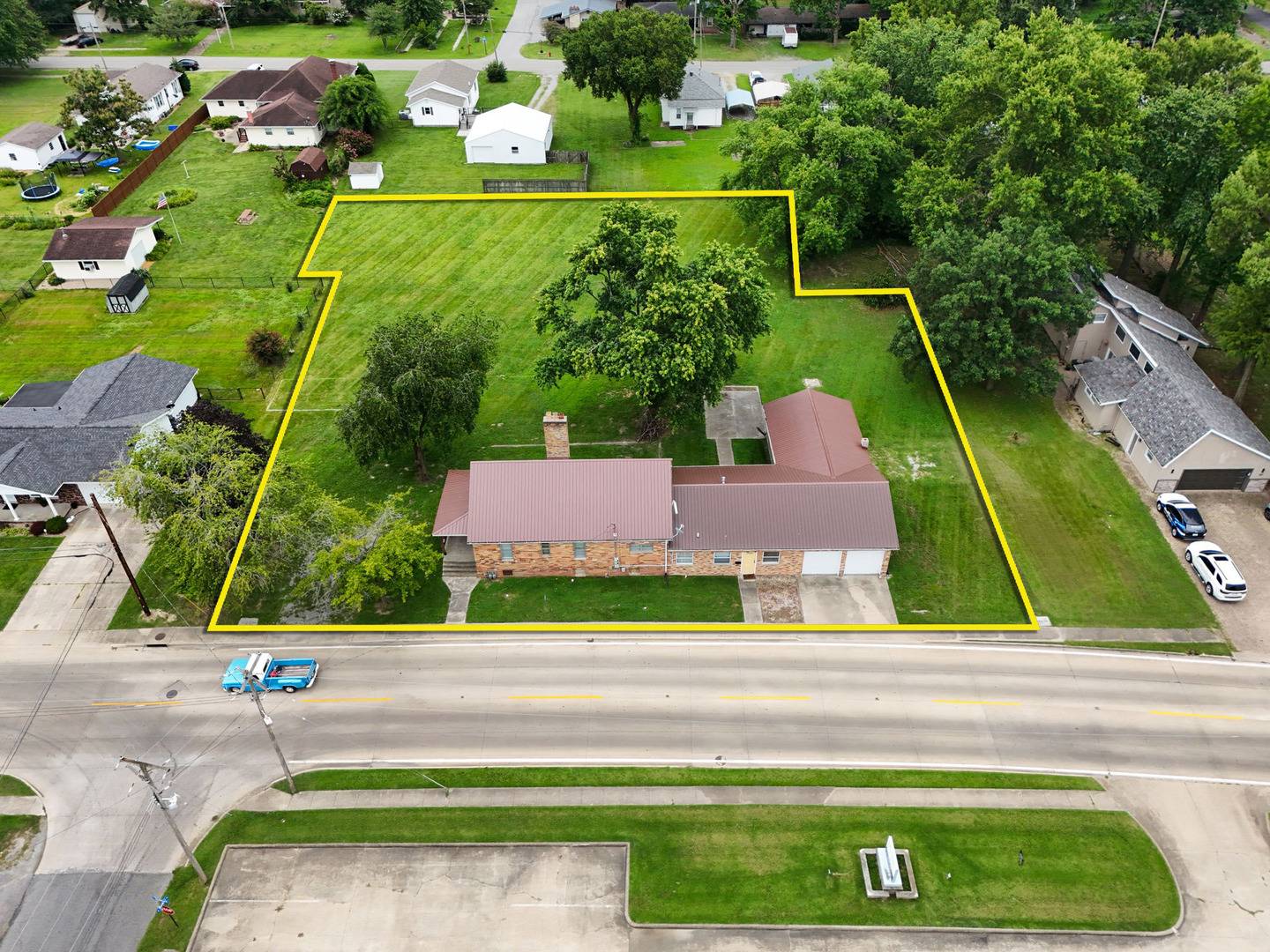 1103 W Boulevard St ST #A & B, Marion, IL 62959
