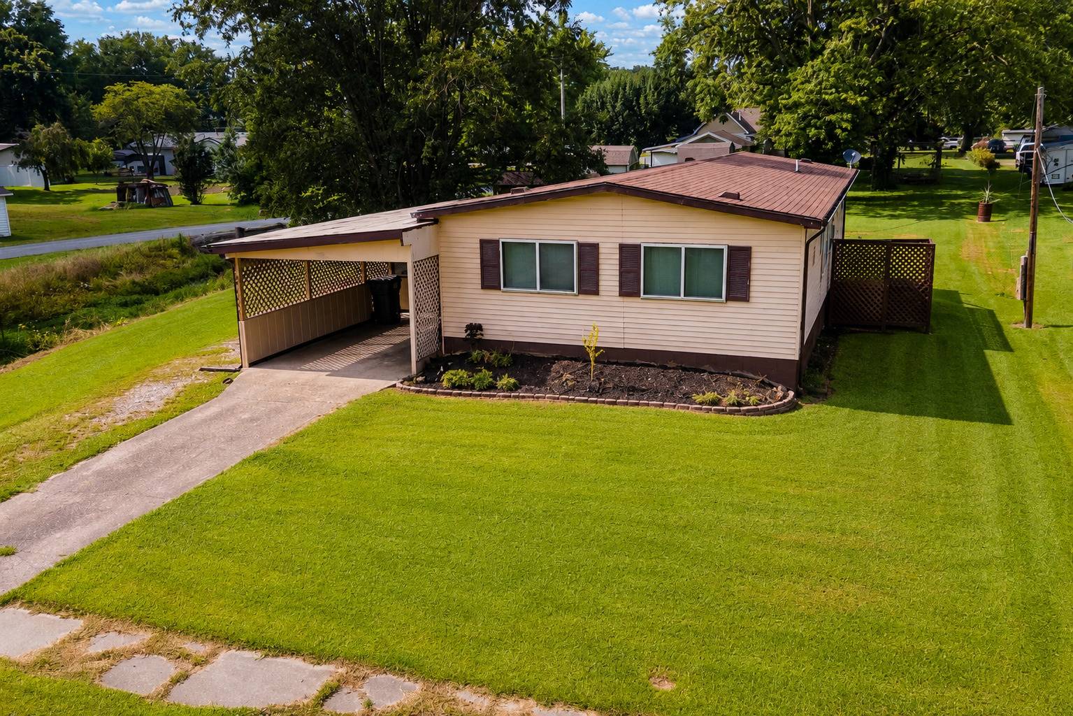 208 W PENNSYLVANIA AVE, Pittsburg, IL 62974