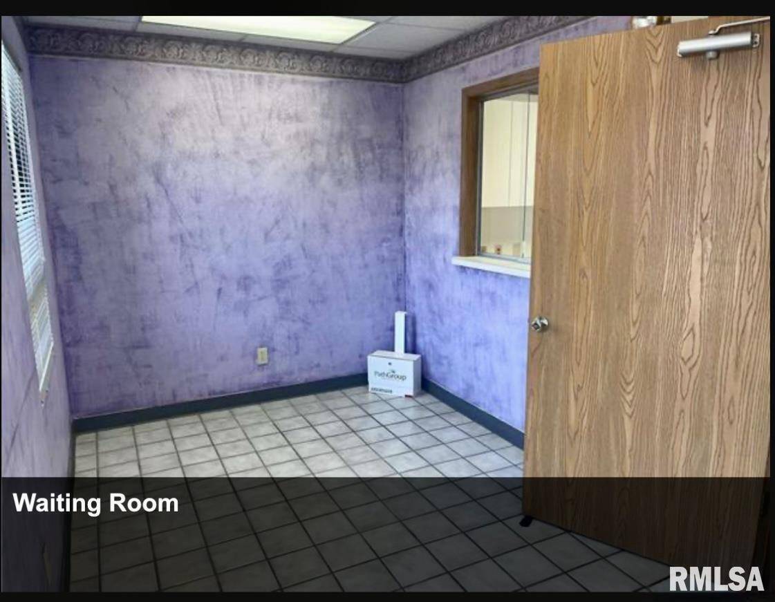1009 S 42ND ST #Suite 1, Mt Vernon, IL 62864