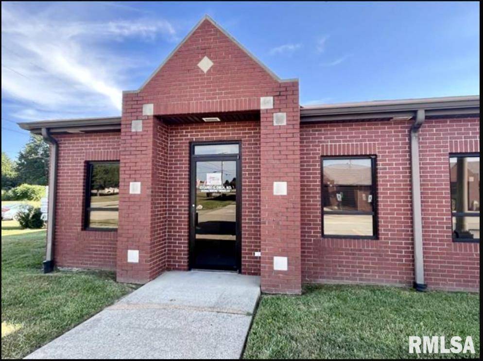 1009 S 42ND ST #Suite 1, Mt Vernon, IL 62864