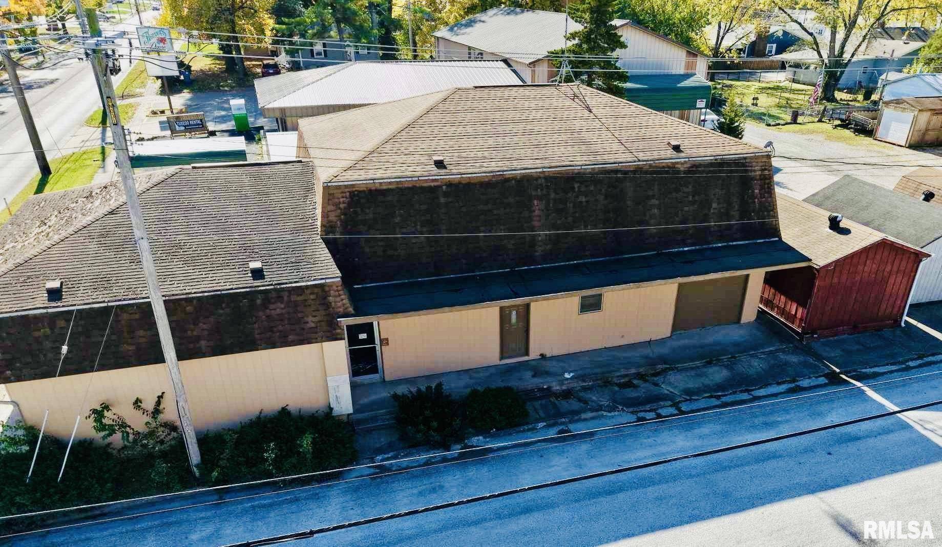 1103 N MAIN ST, Benton, IL 62812
