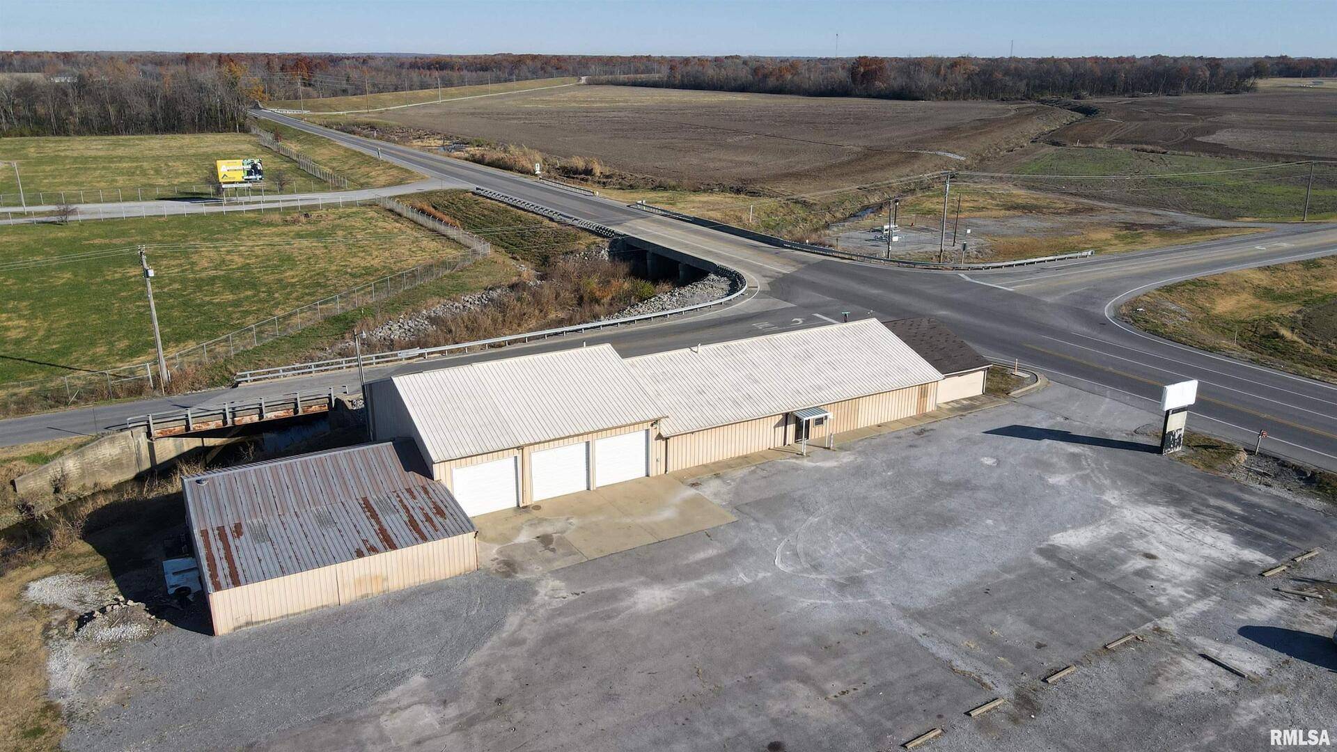 1421 N MAIN ST, Harrisburg, IL 62946