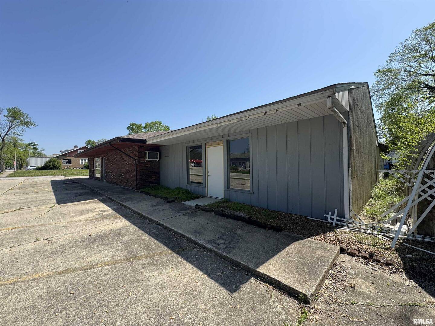 705 S POPLAR ST, Centralia, IL 62801