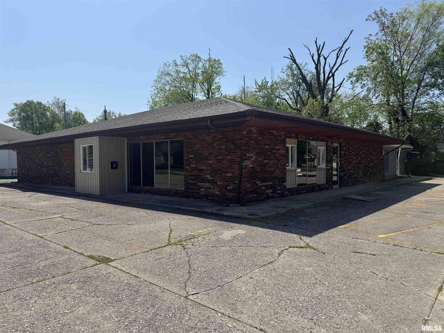 705 S POPLAR ST, Centralia, IL 62801