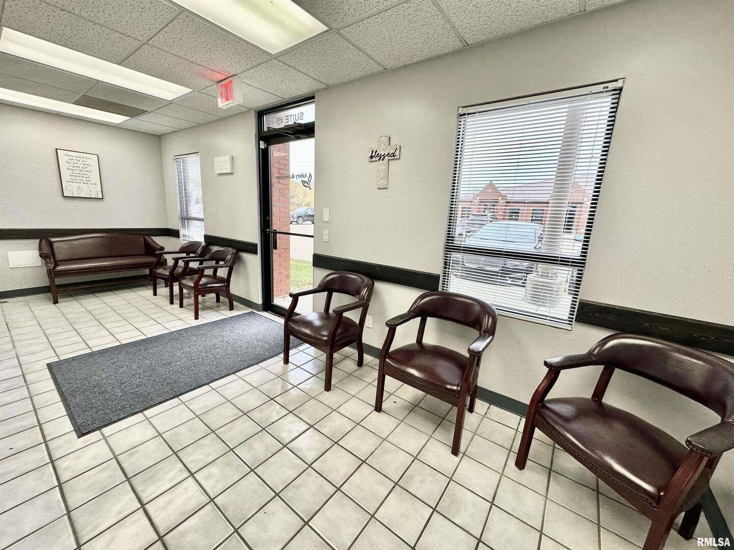 1009 S 42ND ST #Suite 5, Mt Vernon, IL 62864