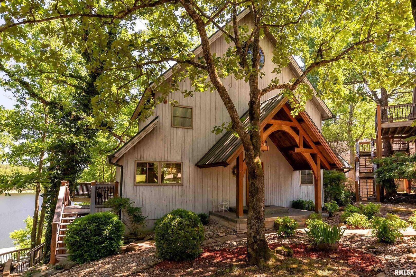 1165 Lake Shore Dr N DR, Goreville, IL 62939