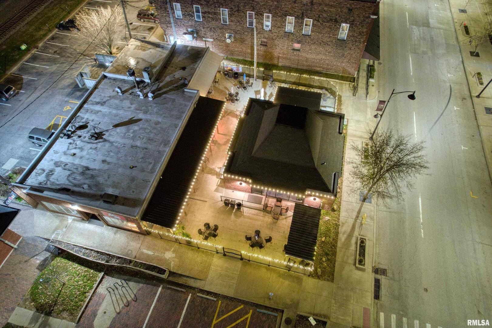 101 W MONROE ST, Carbondale, IL 62901
