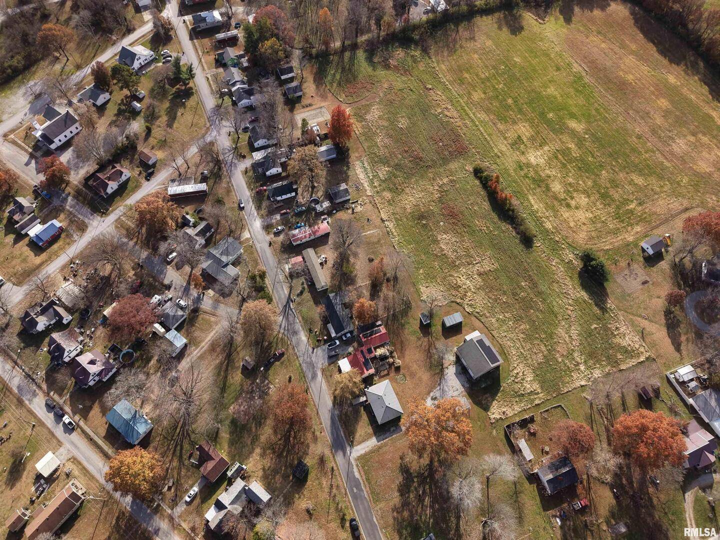 103 Watkins ST, Cisne, IL 62823