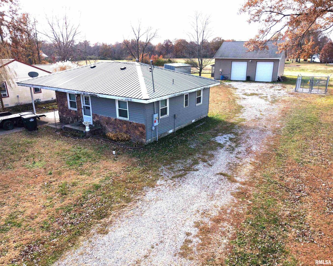 103 Watkins ST, Cisne, IL 62823