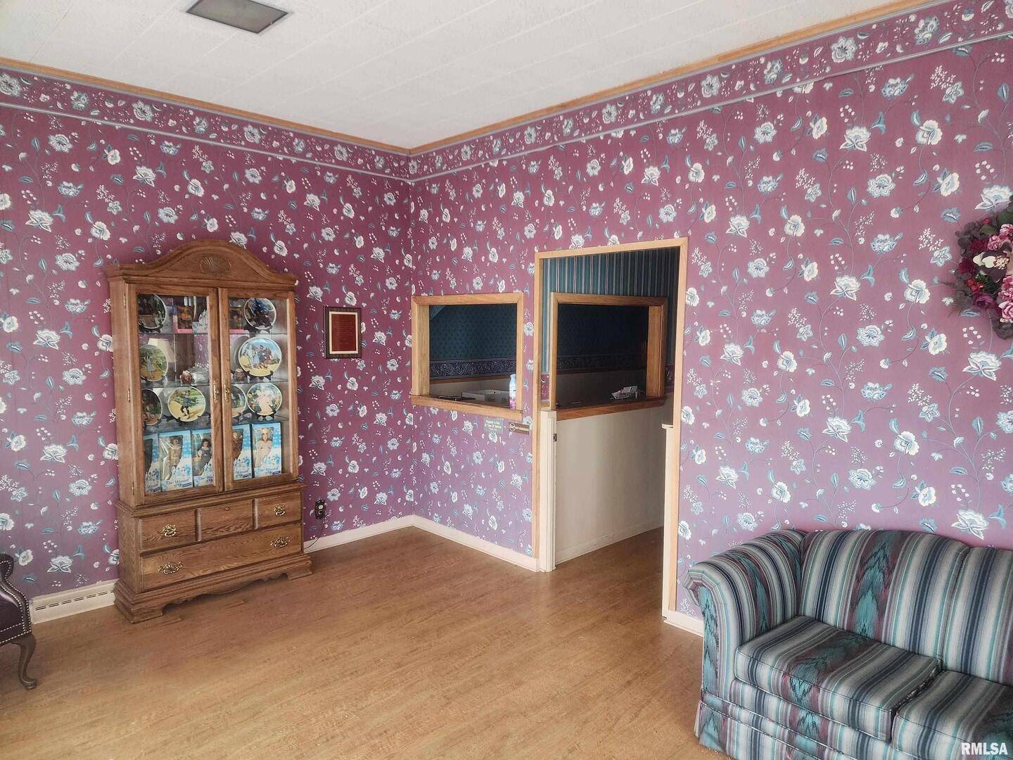 114 W 5TH ST, Mt Carmel, IL 62863-9998