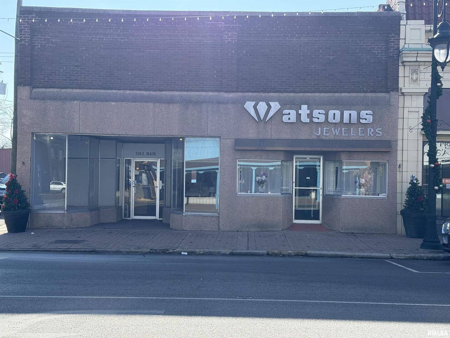 128 & 130 E MAIN ST, West Frankfort, IL 62896