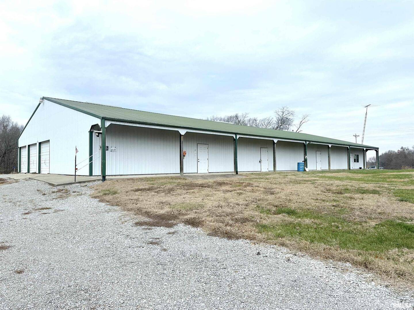 20 Mount Pisgah RD, Buncombe, IL 62912