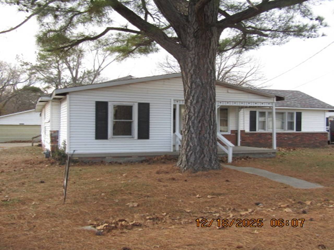 903 S Odle ST, West Frankfort, IL 62896