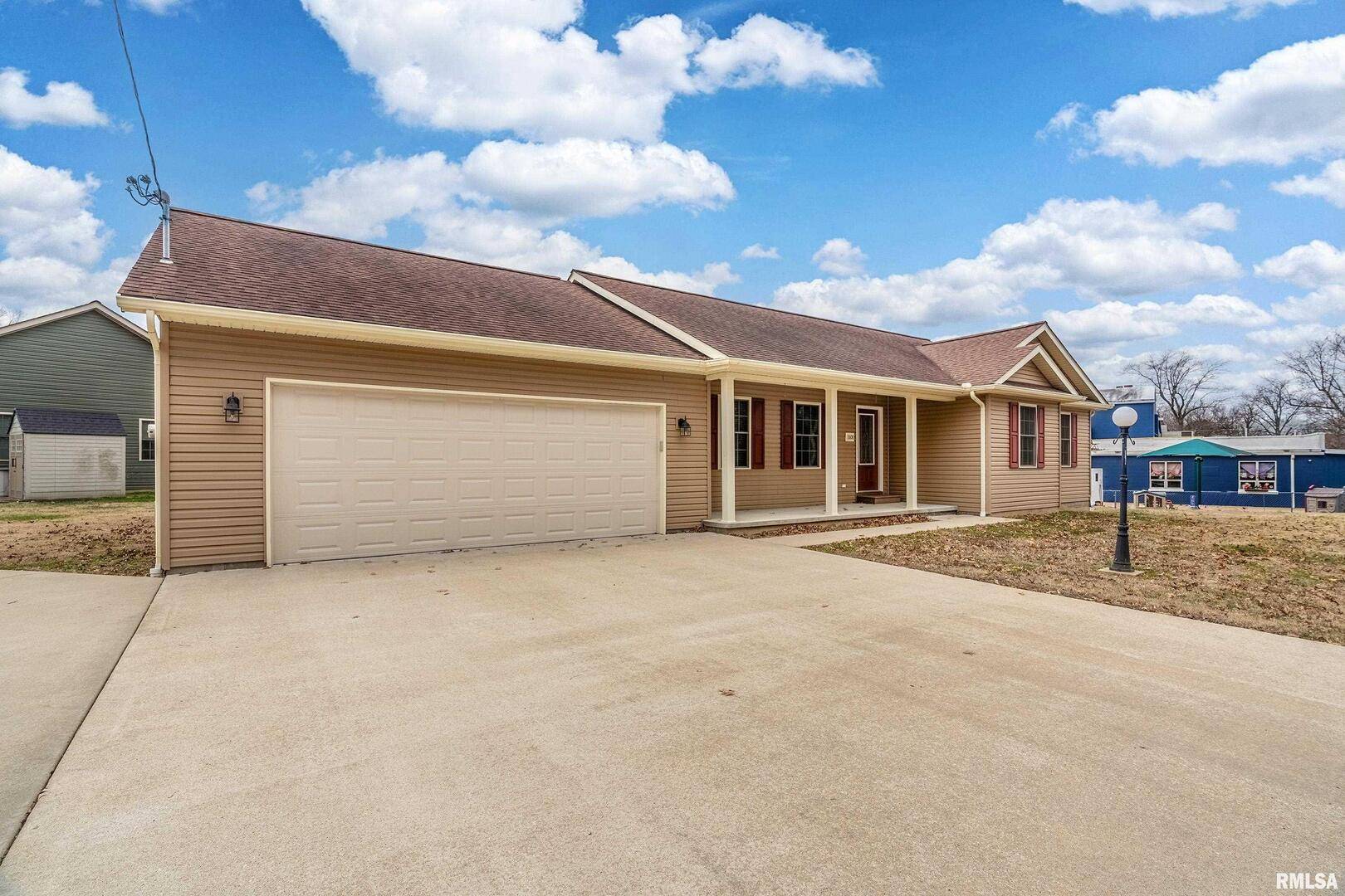 1101 CALIFORNIA ST, Carterville, IL 62918
