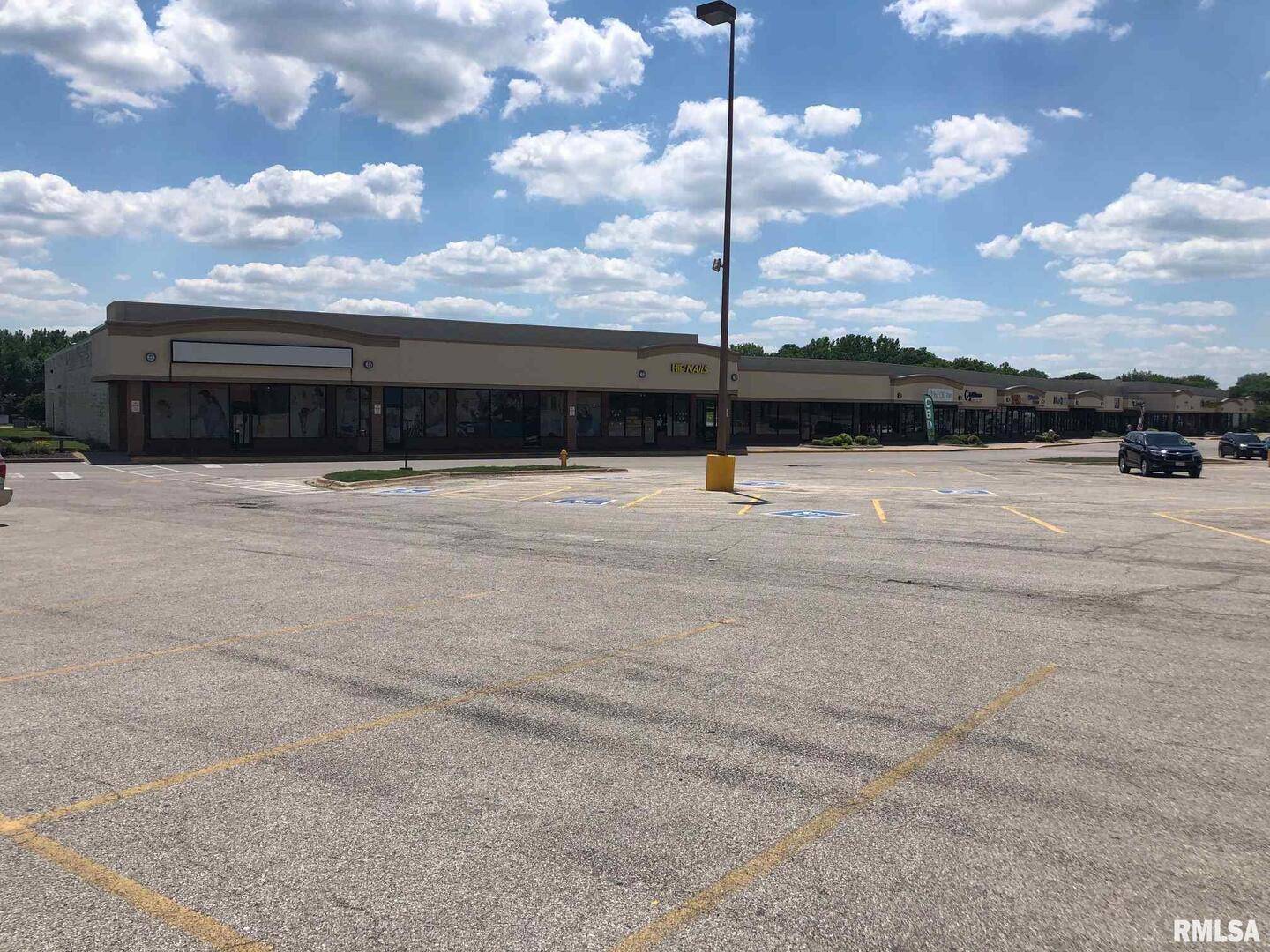 4018 BLACKHAWK RD, Rock Island, IL 61201