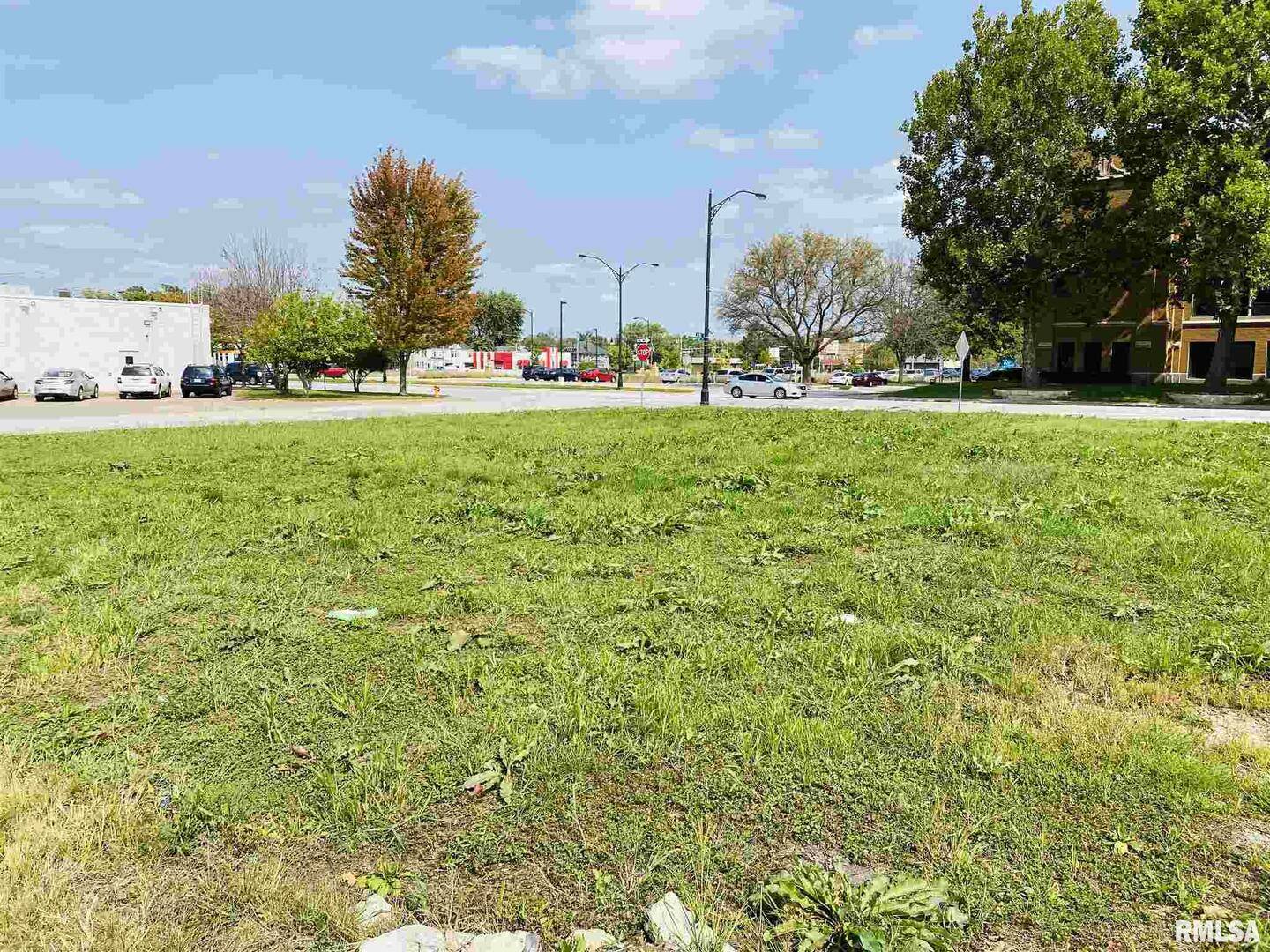 1720 N HARRISON ST, Davenport, IA 52803
