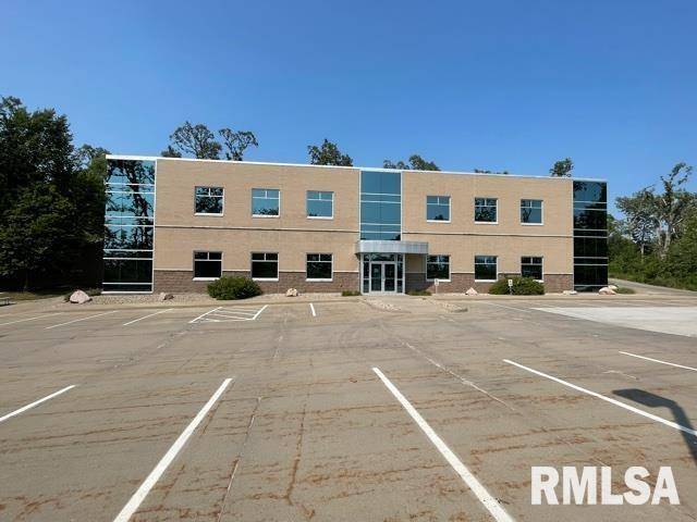 1065 SIERRA CT, Cedar Rapids, IA 52402