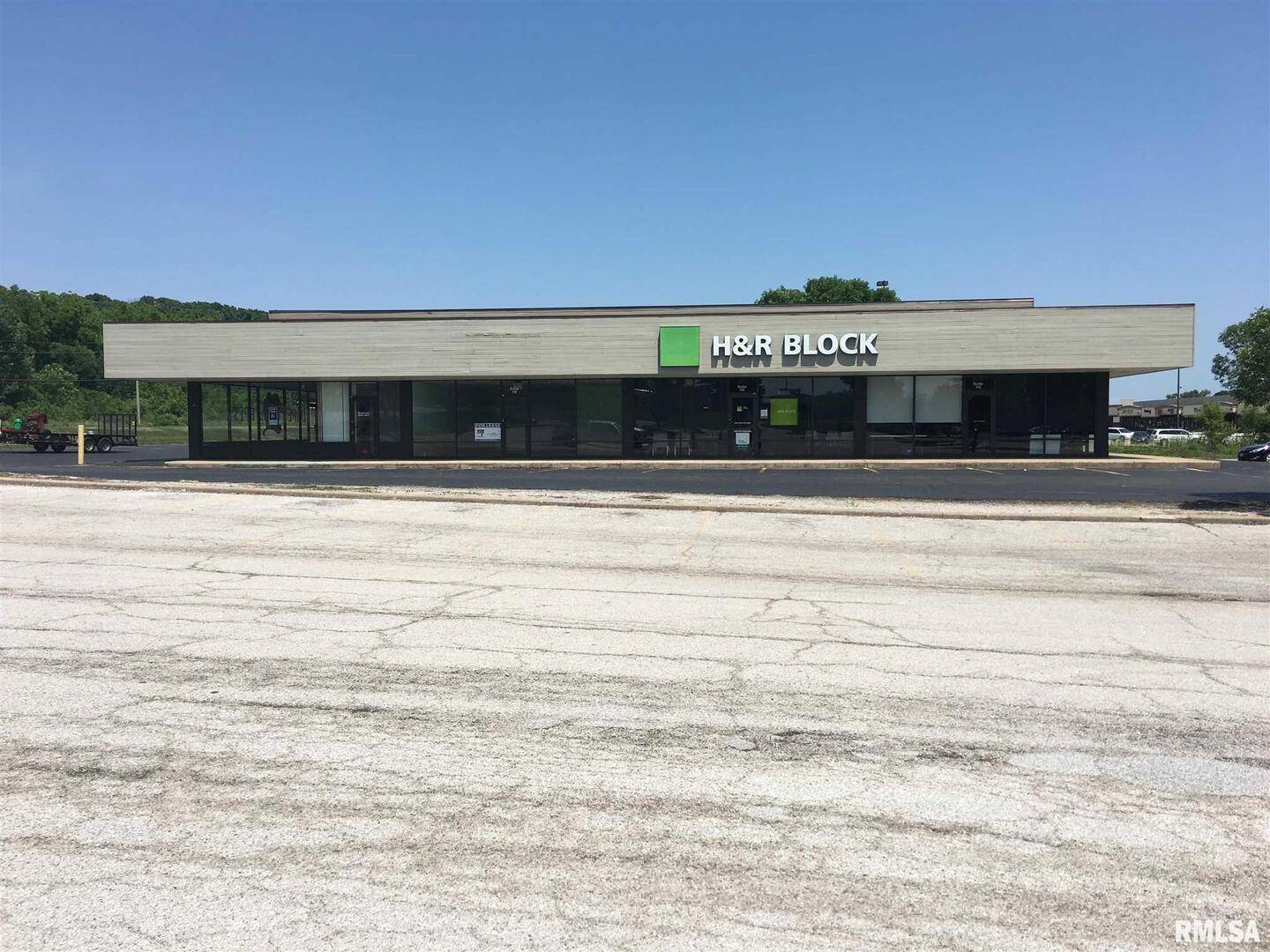 3850 BLACKHAWK RD #H-1, Rock Island, IL 61201