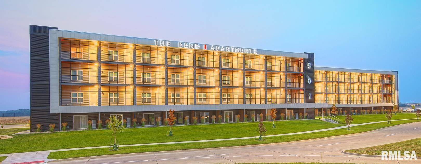 801 Bend Blvd BLVD, Moline, IL 61244