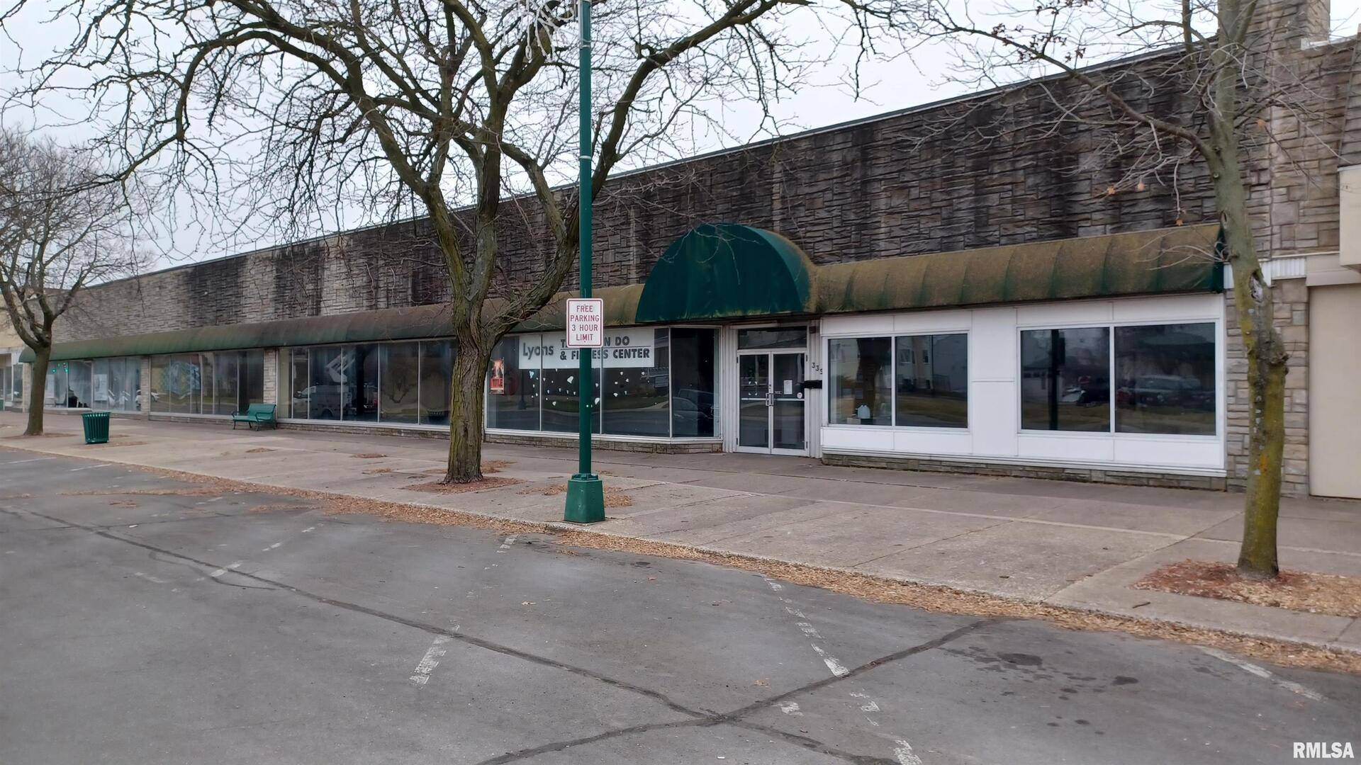 335 5TH AVE S, Clinton, IA 52732