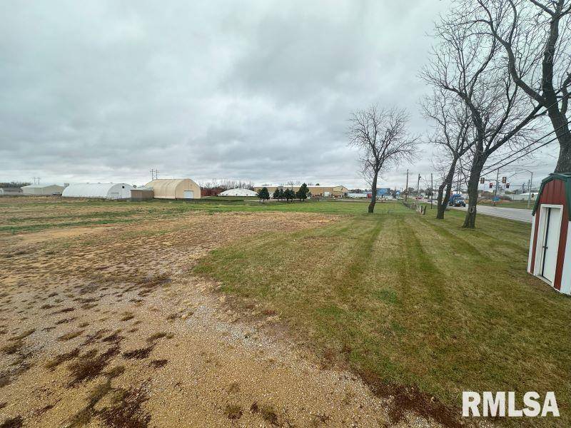 615 S 6TH AVE, De Witt, IA 52742