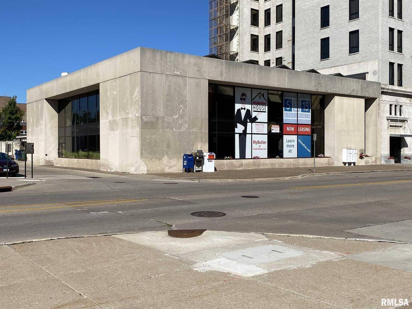 501 15TH ST #Main, Moline, IL 61265