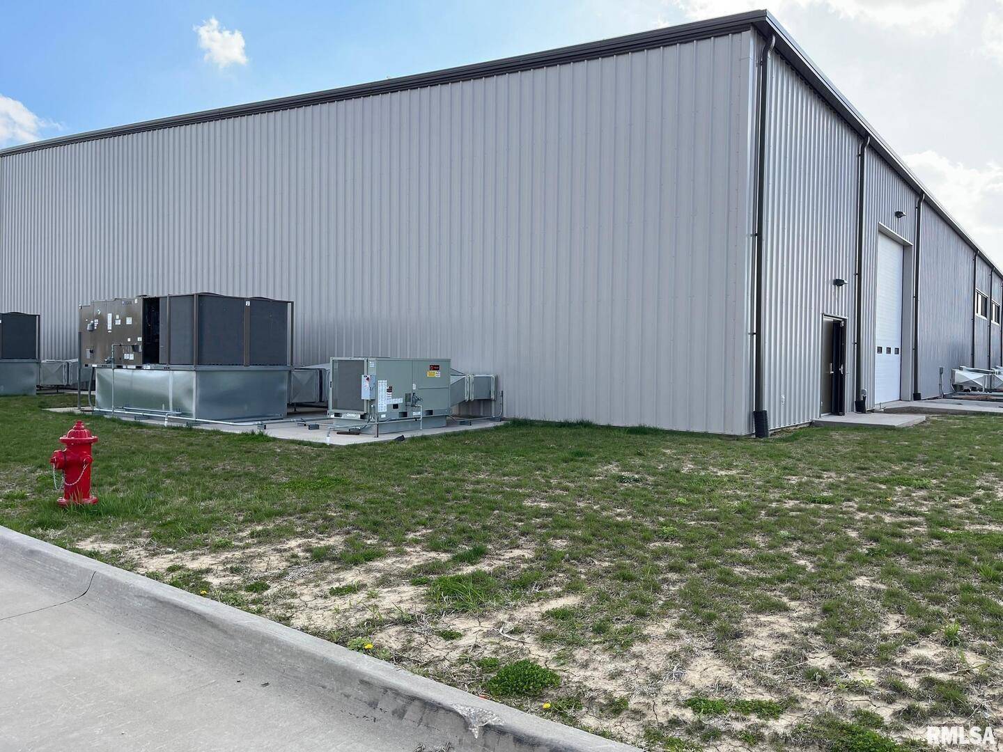 922 MISSISSIPPI Pkwy, East Moline, IL 61244