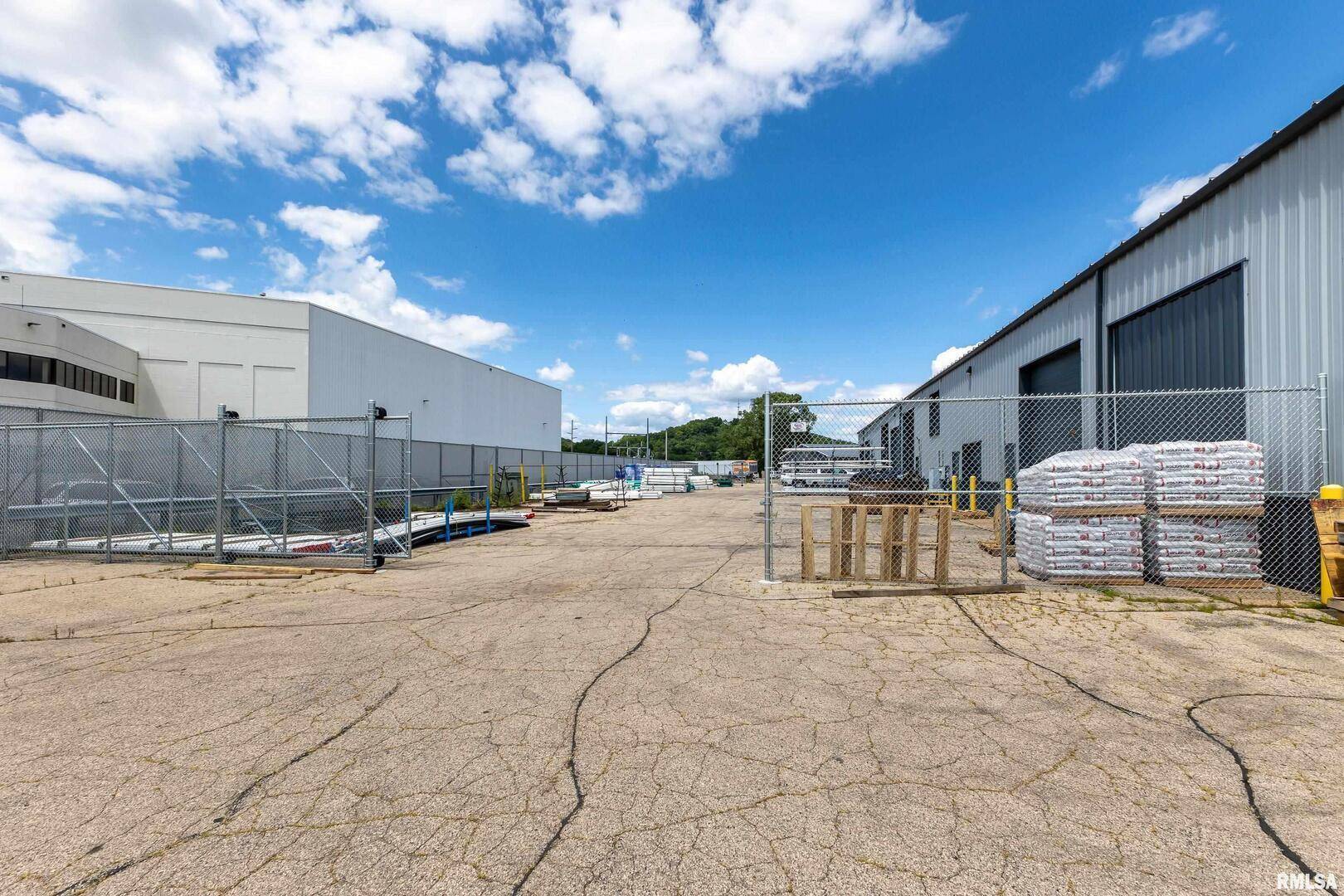 1190 ROOSEVELT ST, Dubuque, IA 52001