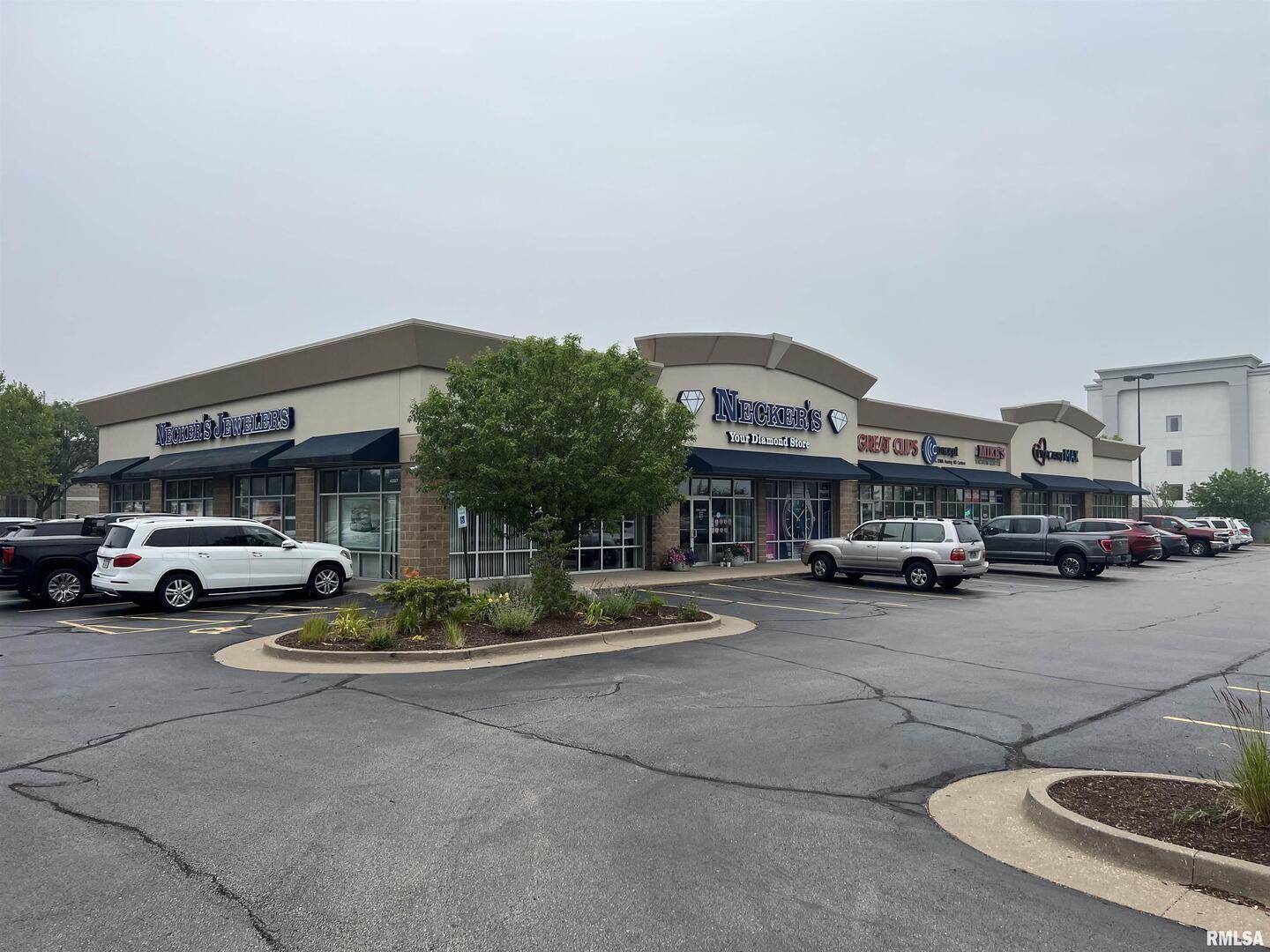 4007 E 53RD ST, Davenport, IA 52807
