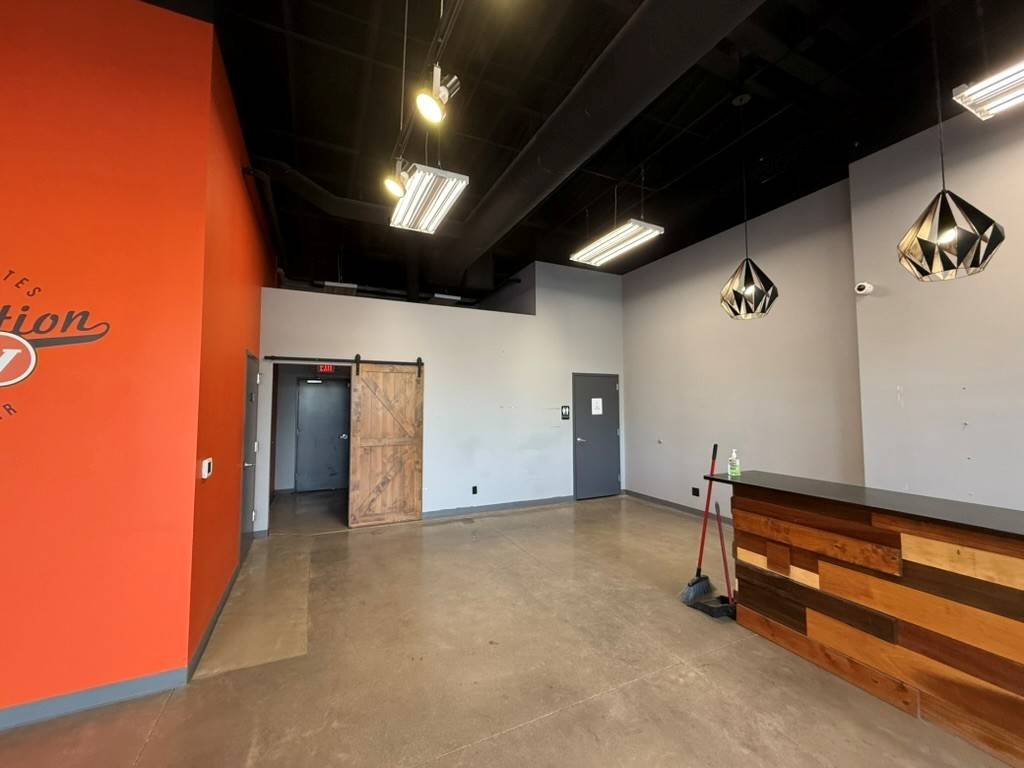 1800 N DIVISION ST #A, Davenport, IA 52804