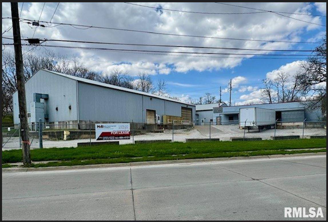 2902 INDIAN RD, Davenport, IA 52802