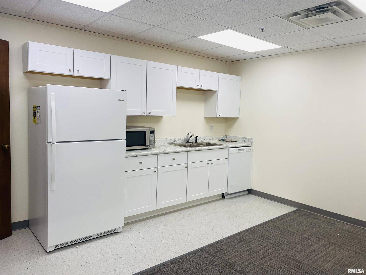 101 W 2ND ST #400B, Davenport, IA 52801