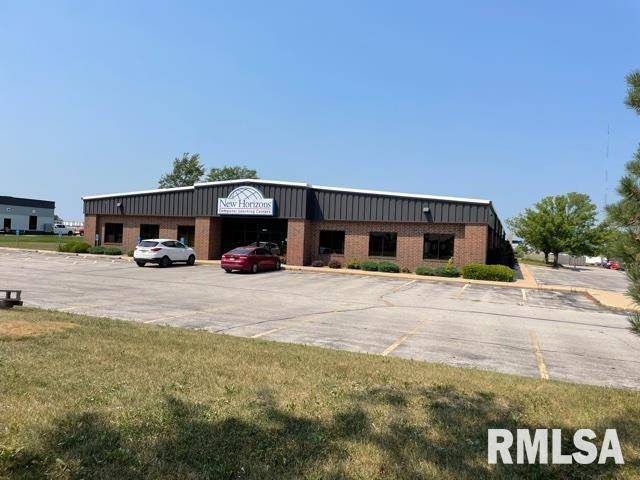 1850 BOYSON RD #B, Hiawatha, IA 52233