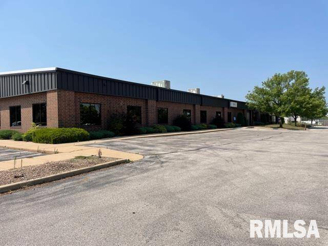 1850 BOYSON RD #A, Hiawatha, IA 52233