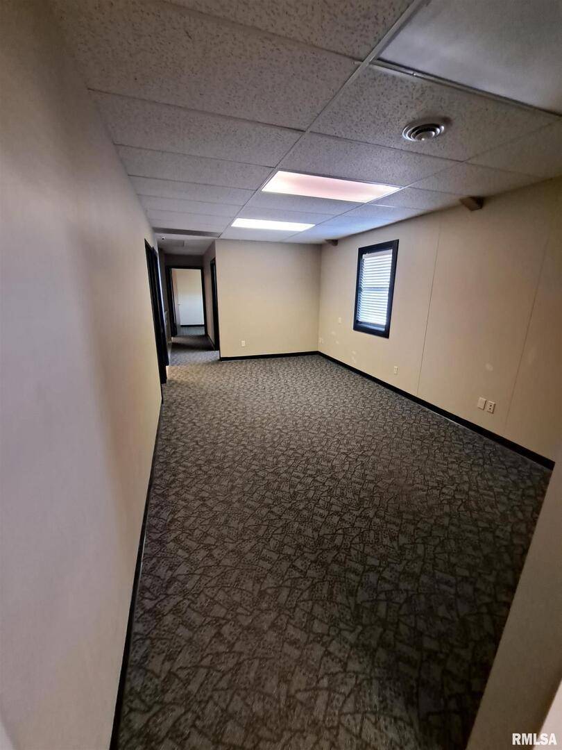 4711 N BRADY ST, Davenport, IA 52806