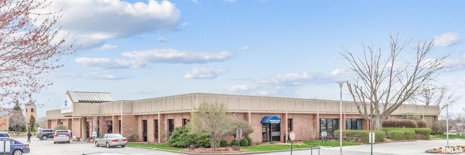 3740 UTICA RIDGE RD, Bettendorf, IA 52722