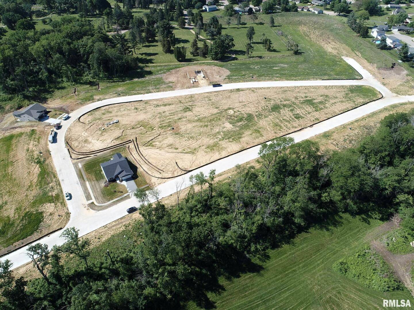 854 9TH AVE N, Clinton, IA 52732