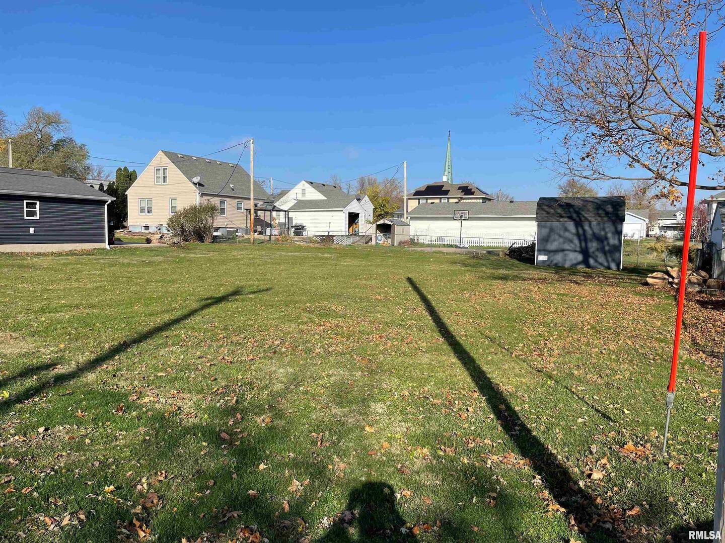 00 E 3RD ST, De Witt, IA 52742