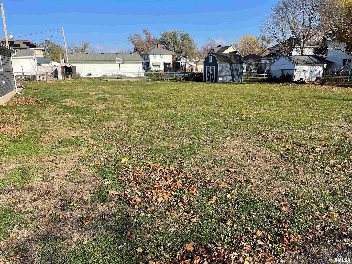00 E 3RD ST, De Witt, IA 52742