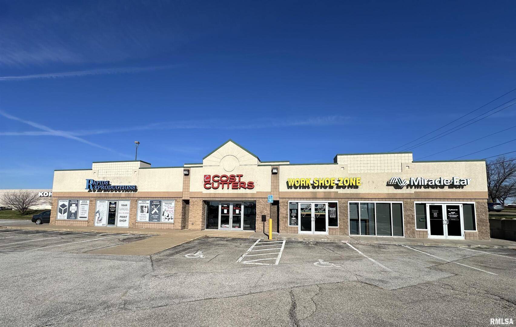 3876 Elmore Avenue AVE, Davenport, IA 52807