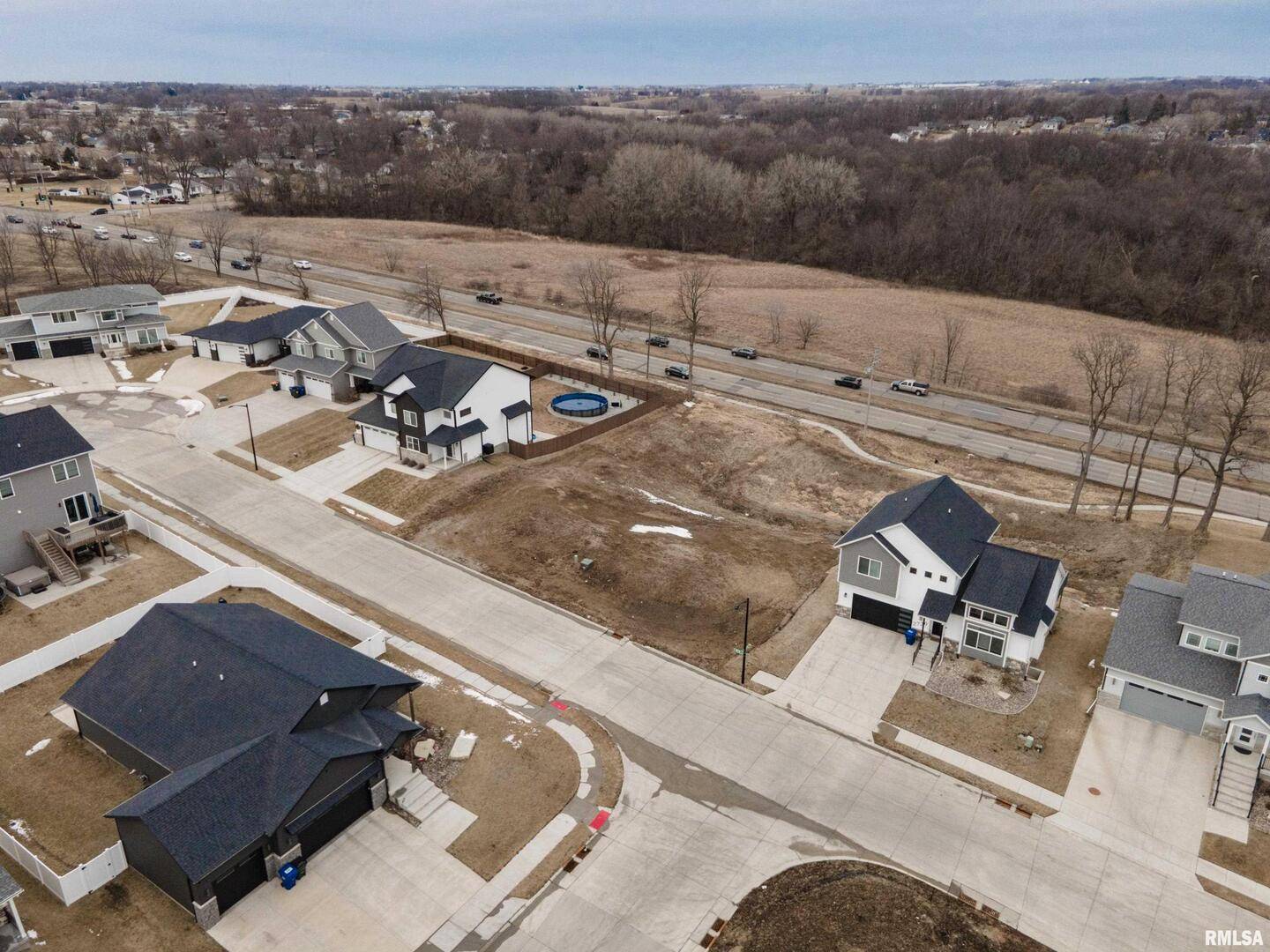 2724 W 38th PL, Davenport, IA 52806