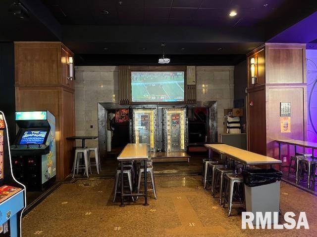 300 BRADY ST, Davenport, IA 52801