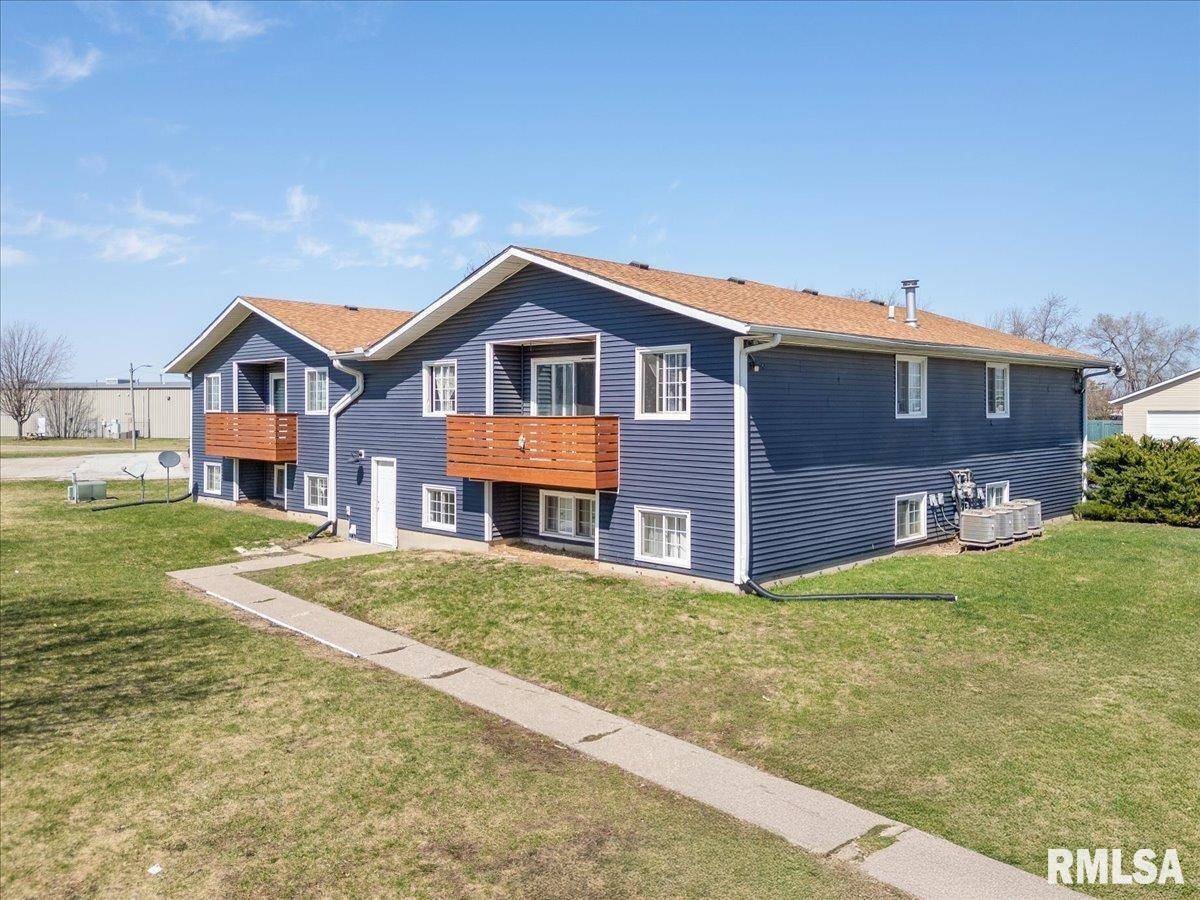 2751 W 72ND ST, Davenport, IA 52806