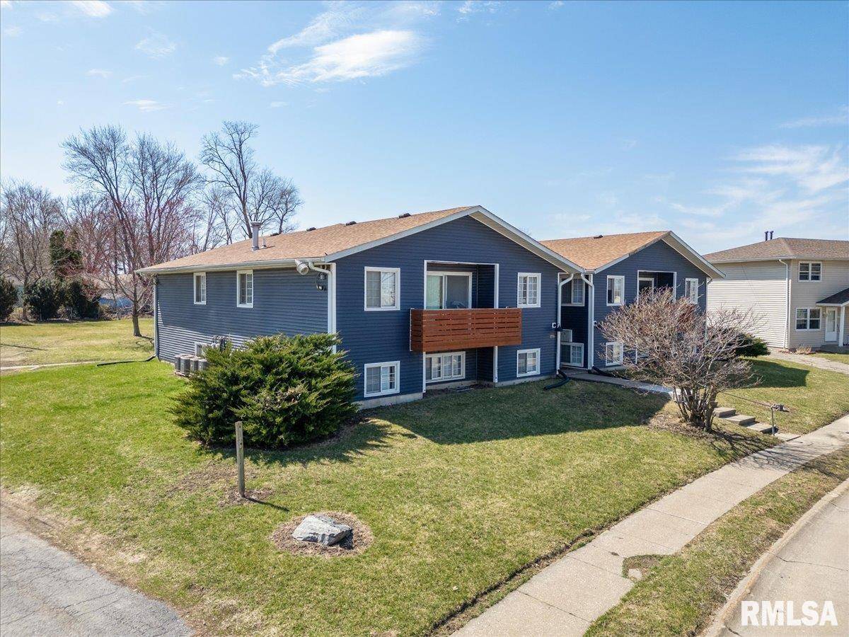 2751 W 72ND ST, Davenport, IA 52806